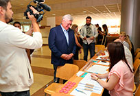 Ректор МГИМО Анатолий Торкунов посетил избирательный участок в Одинцовском кампусе института
