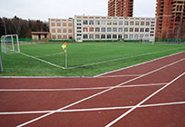 Футбольное поле с искусственным покрытием площадью 800 квадратных метров обустроили для школьников поселка Горки-10