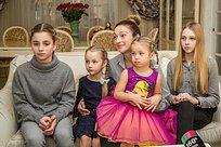 Многодетную семью Одинцово наградили медалью «Материнская слава»