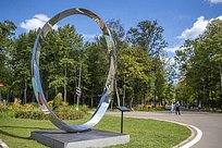 Две скульптуры из «Зарядья» украсили Одинцовский парк культуры, спорта и отдыха