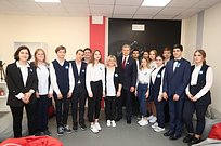 Андрей Иванов посетил образовательный центр «Точка роста» в Горках-10