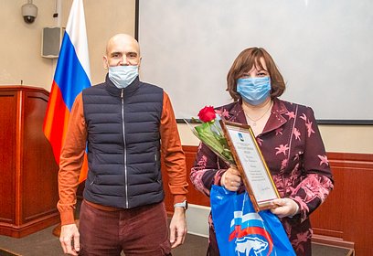 Дмитрий Голубков провел встречу с волонтерами Новоивановского