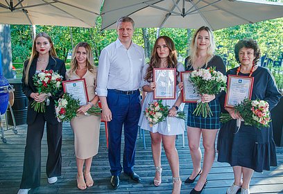 Андрей Иванов поблагодарил девушек, спасших человека на Успенском пляже