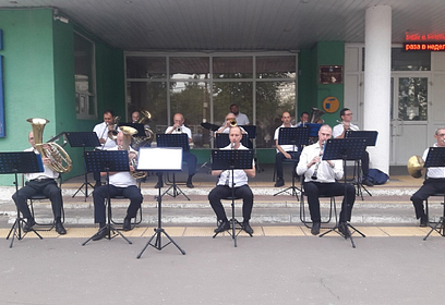 Музыкальные программы духового оркестра проходят в августе на улицах Одинцово