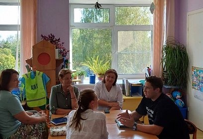 Встречу с коллективом детского сада в Саввинской слободе провел депутат Павел Бережанский