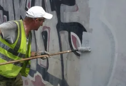 В Одинцово несанкционированные граффити ликвидировали более чем у 20 домов