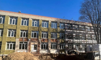 В посёлке Большие Вязёмы Одинцовского округа начались фасадные работы на здании Голицынской школы № 2