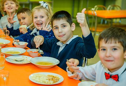 До 12 апреля работает горячая линия по вопросам школьного питания