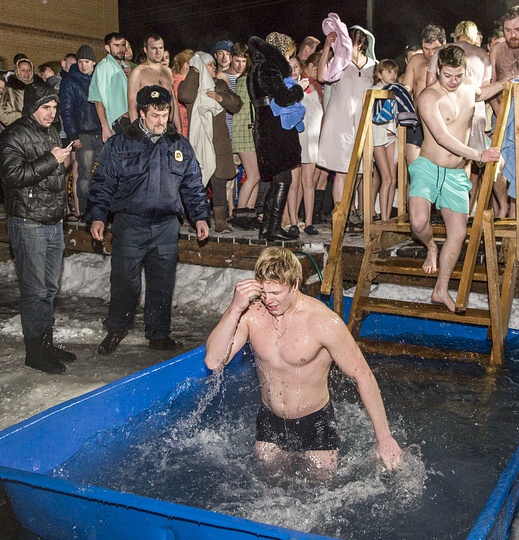 Более 8 тысяч человек приняли участие в крещенских купаниях в Одинцовском районе