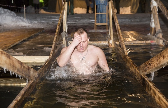 Более 8 тысяч человек приняли участие в крещенских купаниях в Одинцовском районе