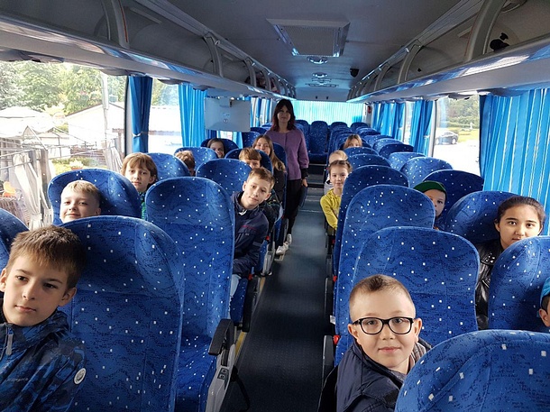 Еще 18 школьников из Одинцовского района отправились на летний отдых в детский лагерь «Наукоград», Июнь