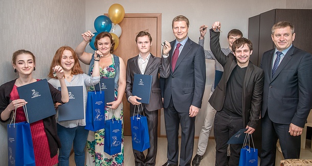Ключи от новых квартир получили 6 детей-сирот Одинцовского района, Июнь