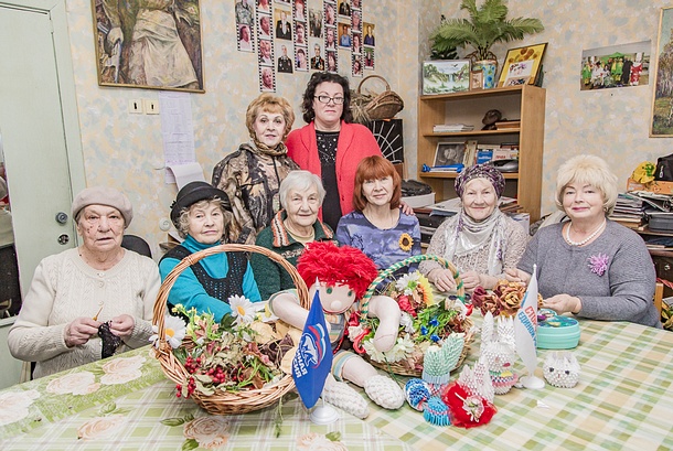 Одинцовские сторонники партии обсудили проблемы старшего поколения с участниками клуба «Ветеран», Ноябрь