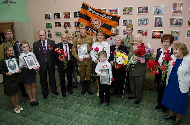 Одинцовские молодогвардейцы поздравили ветеранов праздничным концертом, Май