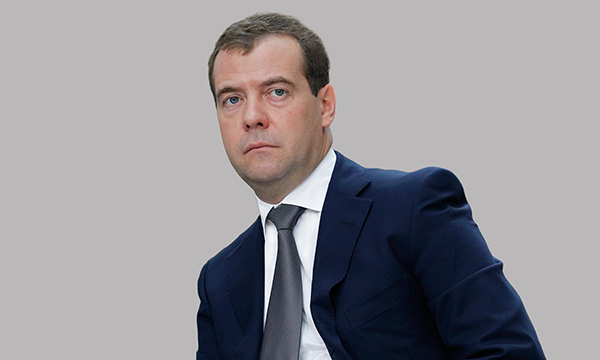 Медведев: Необходимо ставить задачу по изменению отношения к здравоохранению и образованию, Январь