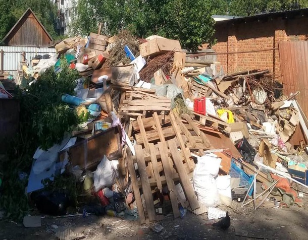 Андрей Иванов поручил убрать стихийные свалки в Никольском в течение суток, 2018