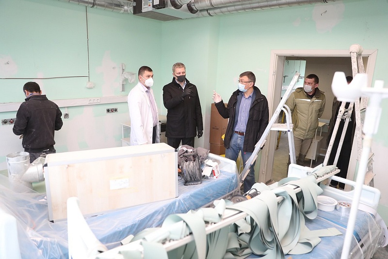Хирургической корпус Одинцовской областной больницы переоборудовали в инфекционное отделение на 300 коек, Апрель