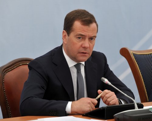 Дмитрий Медведев призвал членов «Единой России» передать свой месячный заработок на оказание помощи гражданам и медикам, Апрель