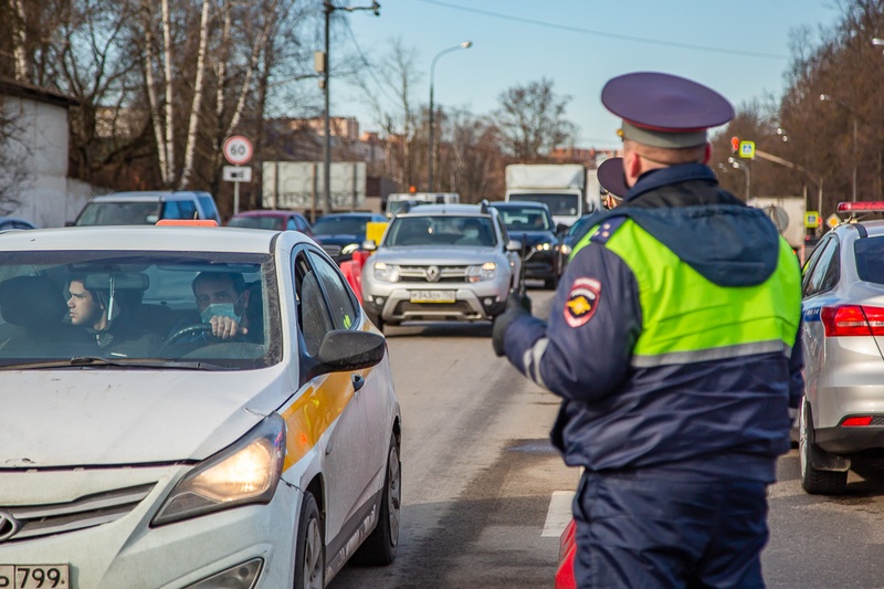 В Одинцовском округе водителей проверяли на наличие медицинских масок, Апрель