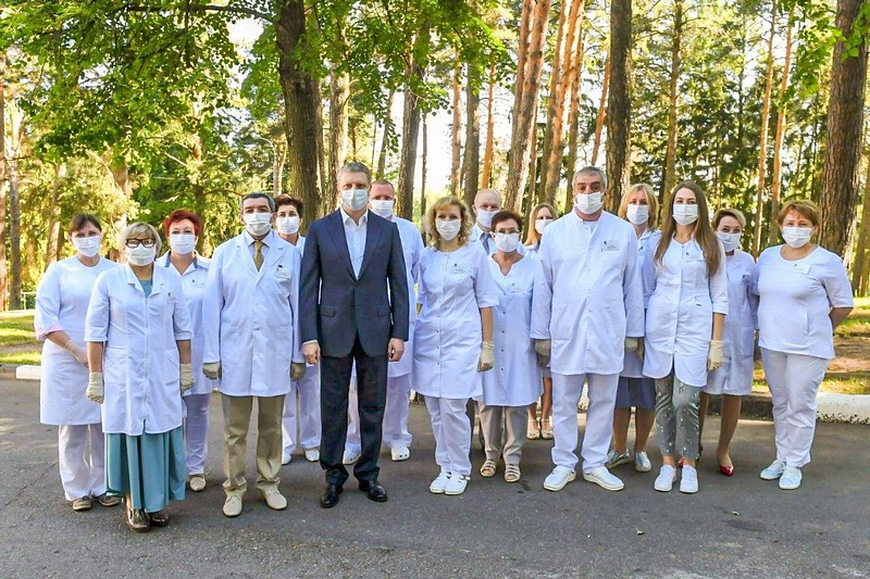 Губернатор наградил сотрудников Звенигородского клинического центра, Июнь