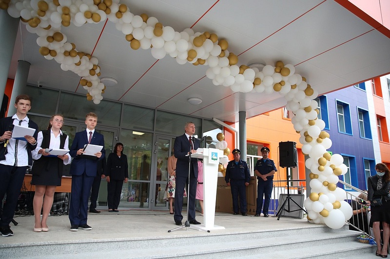 В рамках «Новой школы» одинцовские партийцы проконтролировали реконструкцию СОШ в Новом Городке, Сентябрь