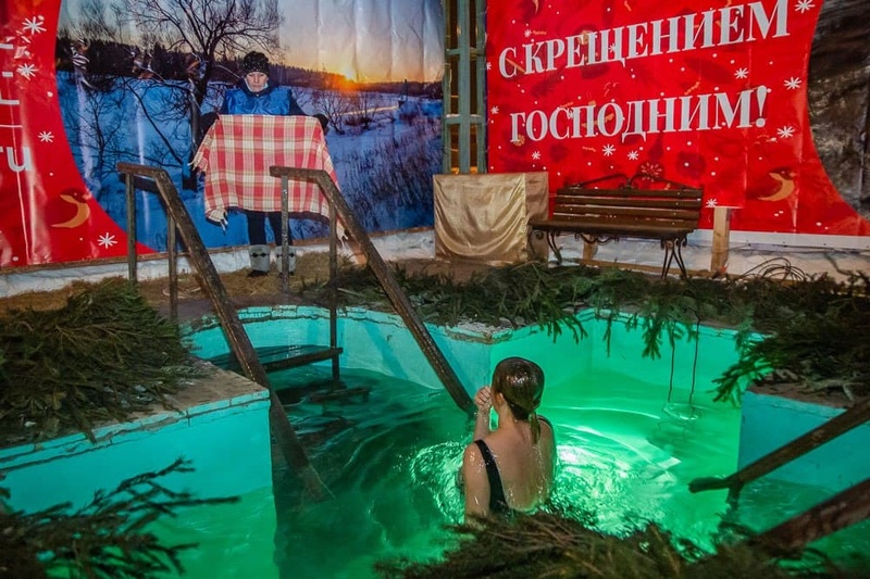 Порядка 6500 человек приняли участие в крещенских купаниях в Одинцовском округе, Январь