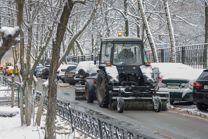 На уборку улиц от снега в Одинцовском округе вышло 150 единиц спецтехники и более 500 дворников, Ноябрь