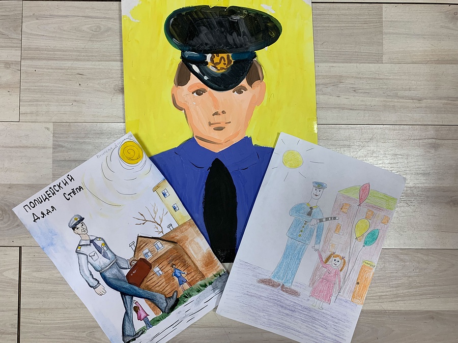 По итогам голосования лучшими выбраны рисунки 9-летней Алисы Макеевой и 12-летней Александры Вечеровой, Май