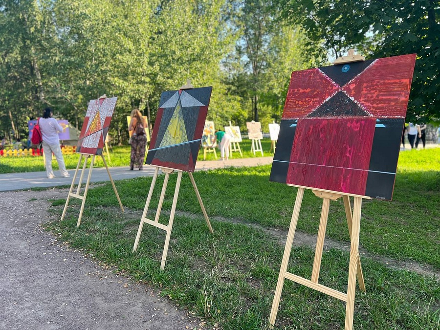 Выставка картин от современных художников, В парке Малевича прошла акция «Ночь в парке»