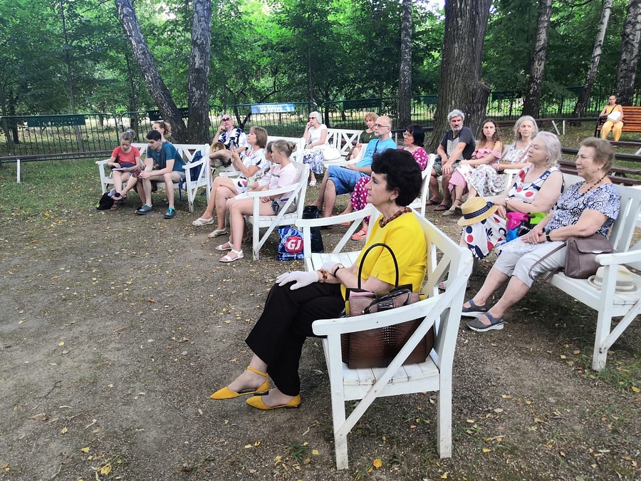 На летней сцене в Захарово продолжается цикл выступлений «Музыкальные вечера в бабушкиной усадьбе», На летней сцене в Захарово продолжается цикл выступлений «Музыкальные вечера в бабушкиной усадьбе»