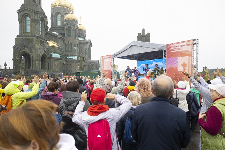 Кульминацией мероприятия стал праздничный концерт на Соборной площади Главного храма Вооруженных Сил России, Октябрь