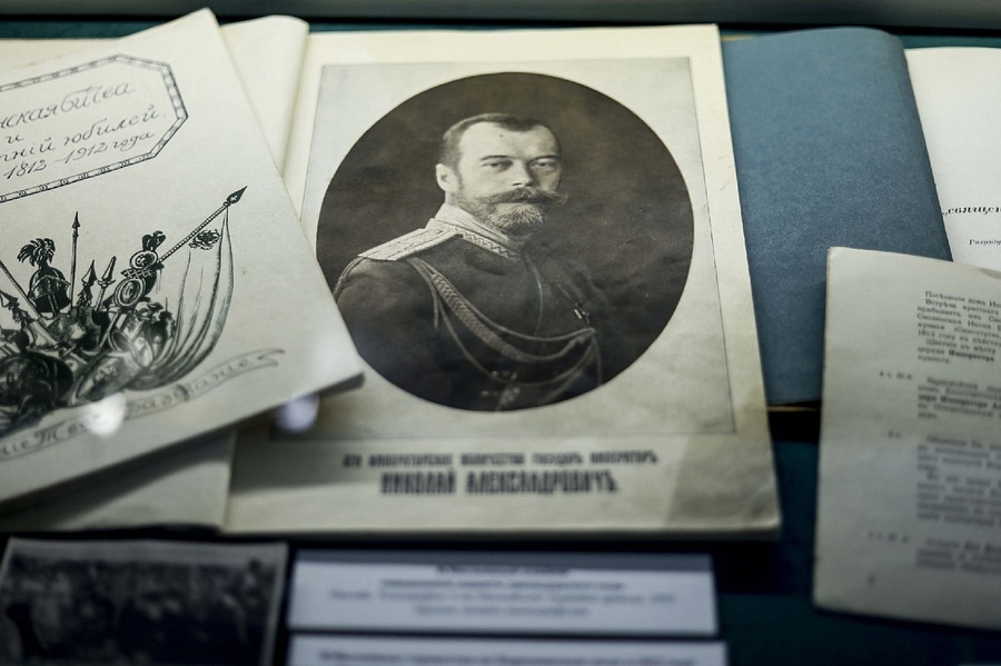 На выставке представлены экспонаты из фондов музея-заповедника «Бородинское поле», Февраль