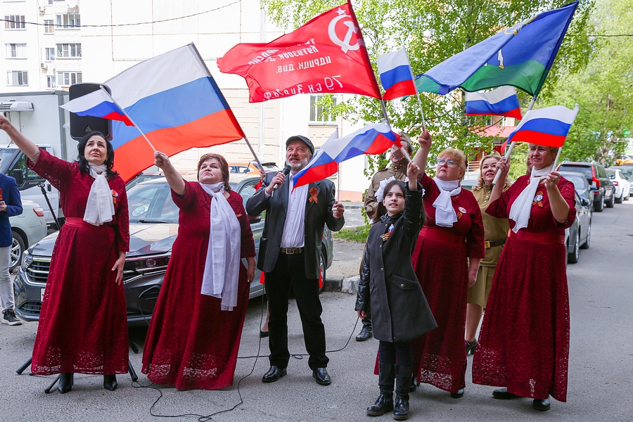 В Одинцовском округе проходит акция «Парад у дома ветерана»