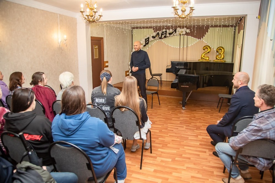 Развитие сферы культуры обсудил Дмитрий Голубков с коллективом музыкальной школы имени С. И. Танеева, Сентябрь