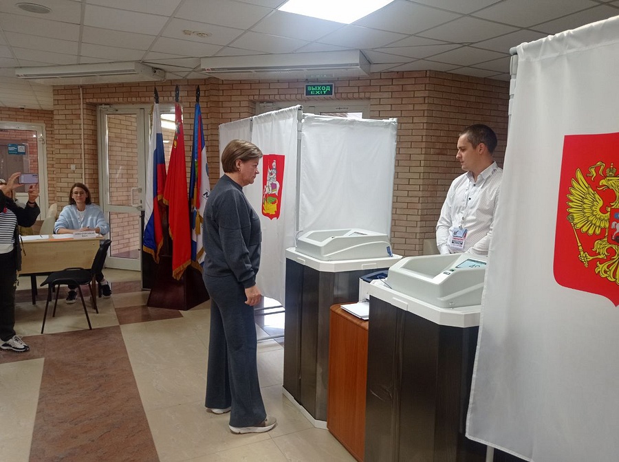 Лариса Лазутина проголосовала на выборах губернатора Московской области, Сентябрь