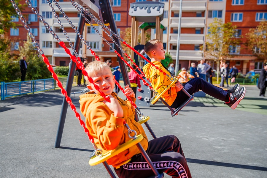 VLR s, Две новые детские площадки по губернаторской программе открыли в городе Голицыно и поселке ВНИИССОК