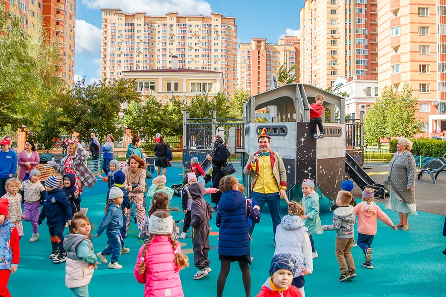 VLR s 2, Две новые детские площадки по губернаторской программе открыли в городе Голицыно и поселке ВНИИССОК