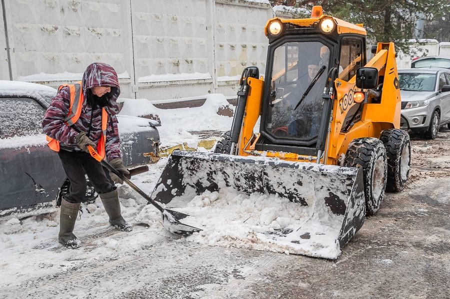 Улично-дорожную сеть Одинцовского округа очищают от снега 86 единиц техники, Ноябрь