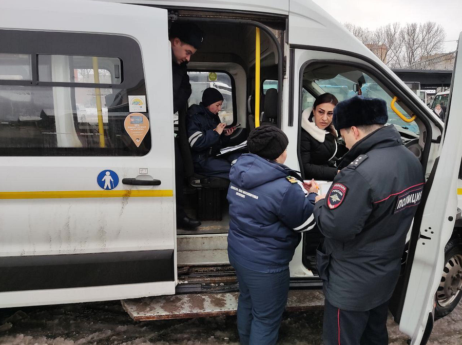 На привокзальной площади в Одинцово проверили соблюдение правил оплаты проезда в общественном транспорте, Декабрь
