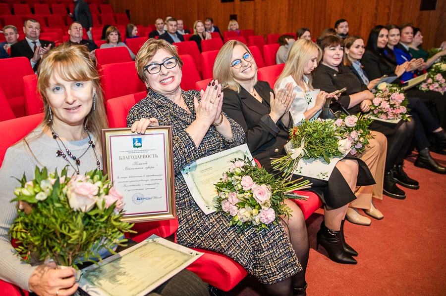 VLR s, Андрей Иванов вручил удостоверения о повышении квалификации слушателям курсов на базе Одинцовского кампуса МГИМО