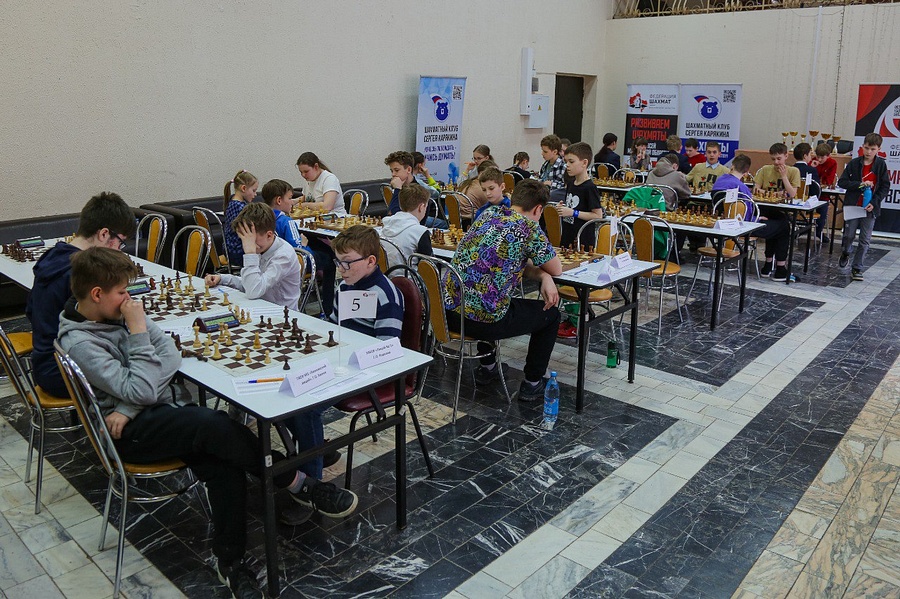 Ученики гимназии им. Е. М. Примакова представят Московскую область на всероссийском финале турнира по шахматам «Белая ладья»