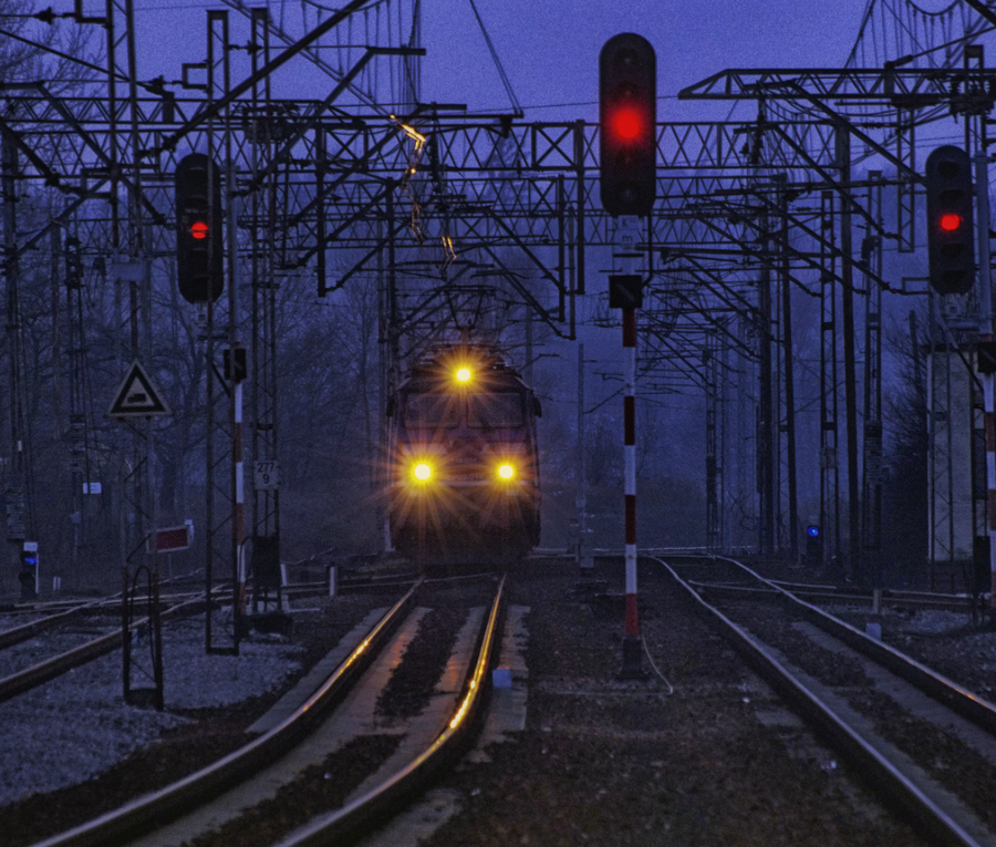 Жителям Одинцовского округа напоминают о необходимости соблюдать правила безопасности на железной дороге, Апрель