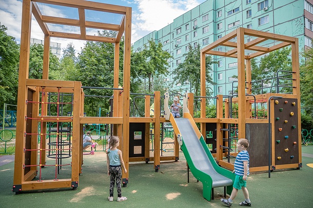 Семь новых детских площадок установили в Одинцовском районе по партийному проекту, Июль