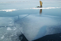 Жителей Подмосковья предупредили об опасности выхода на тонкий лед
