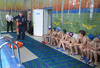 В детских лагерях Московской области 9 тысяч детей приняли участие в акции «Научись плавать»