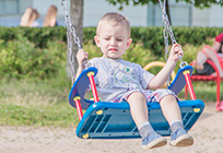 Новые сидения качелей установят на 247 детских площадках Одинцово