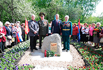 Андрей Иванов открыл 9 мая в Одинцово памятный камень труженикам тыла и детям войны