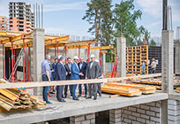 Глава Одинцовского района проверил ход строительства детского сада в Горках-10