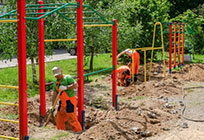 Более 30 детских игровых и спортивных площадок приводят в порядок в Жаворонковском