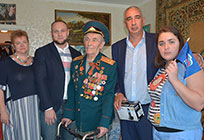 Одинцовские сторонники «Единой России» поздравили ветерана Анатолия Федотова с днем рождения
